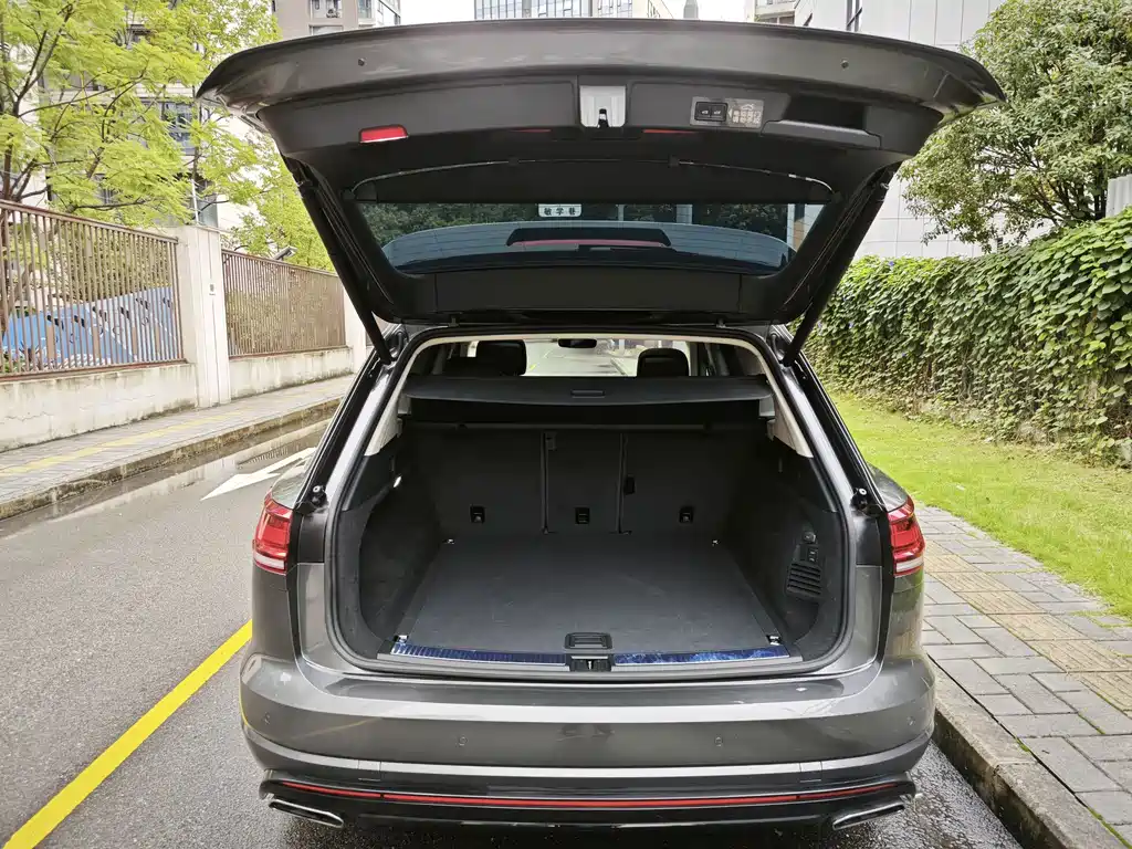 Volkswagen Touareg — миниатюра 11