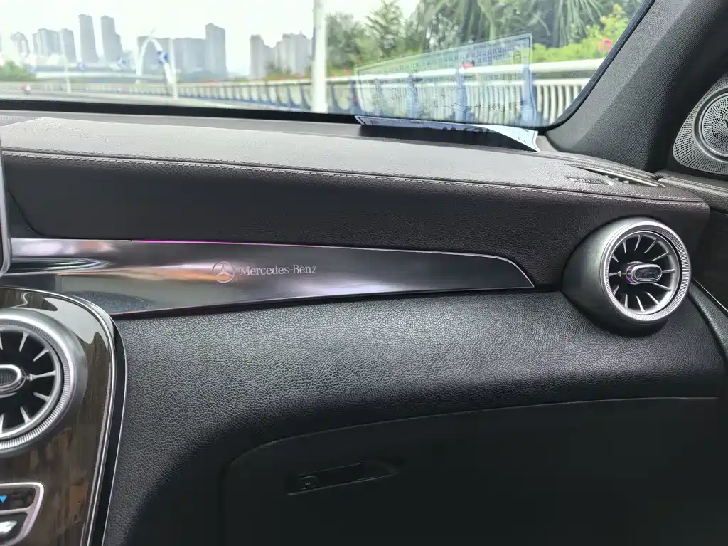 Mercedes-Benz GLC — миниатюра 11