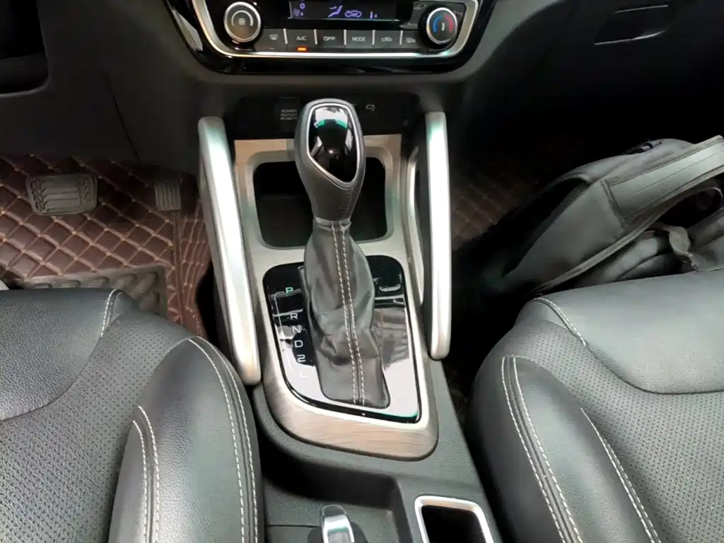 Geely Vision X3 — миниатюра 14