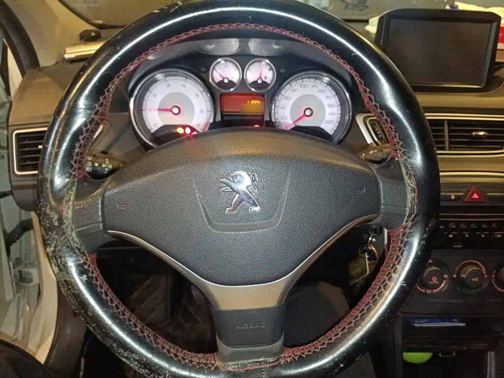 Peugeot 308 — миниатюра 12