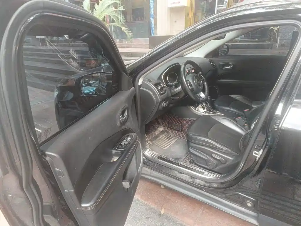 Jeep Compass — миниатюра 17