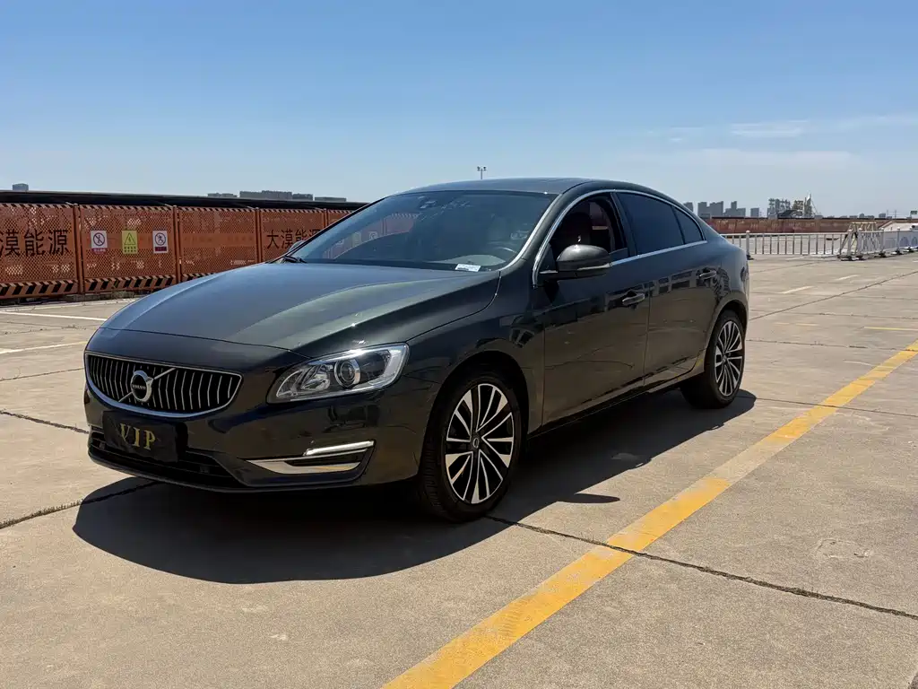 Купить Volvo S60