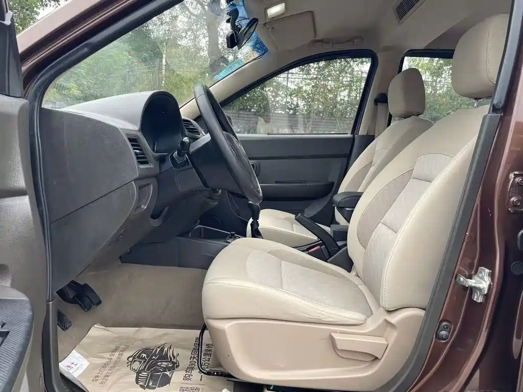 Wuling Hongguang — миниатюра 4