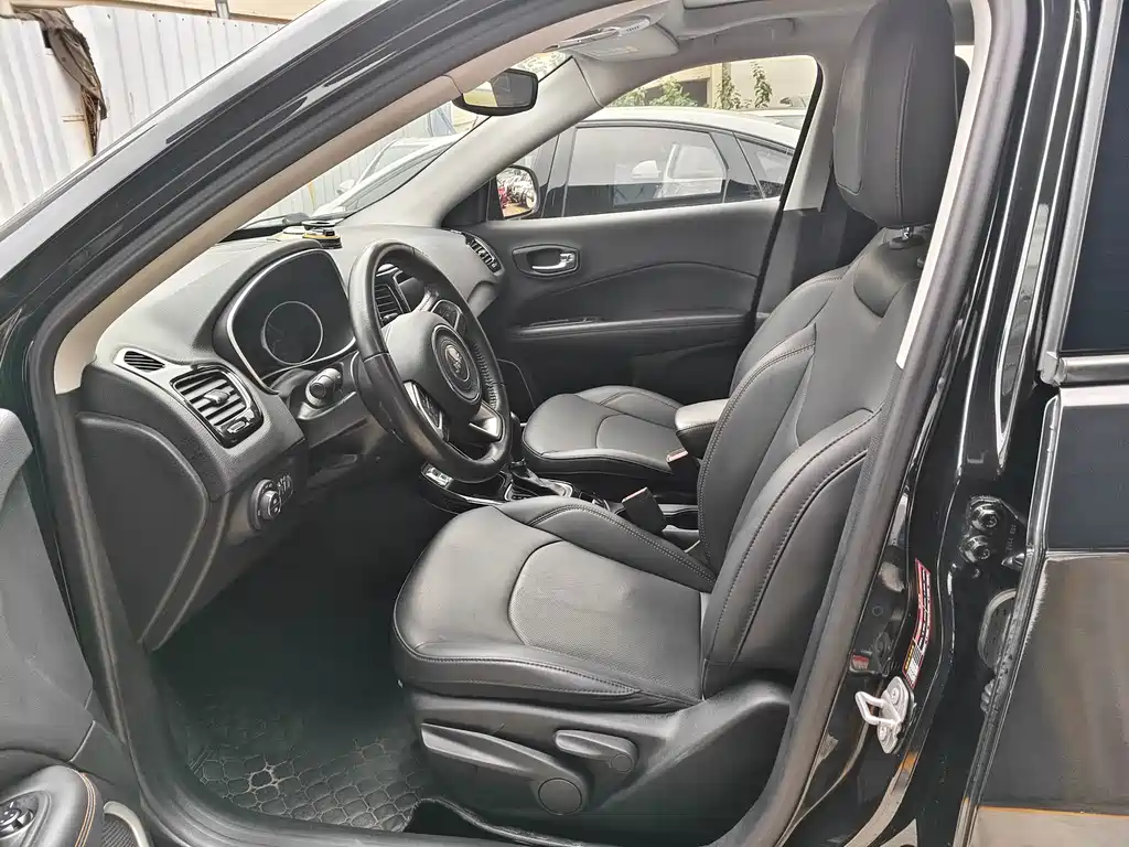 Jeep Compass — миниатюра 2