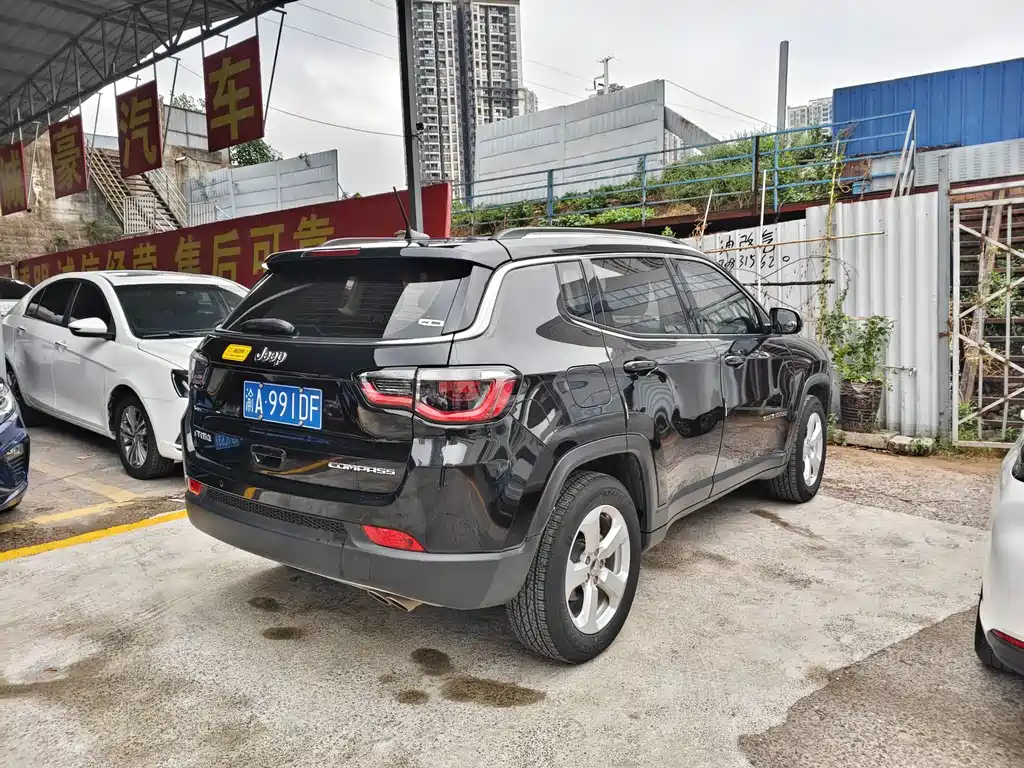 Jeep Compass — миниатюра 7