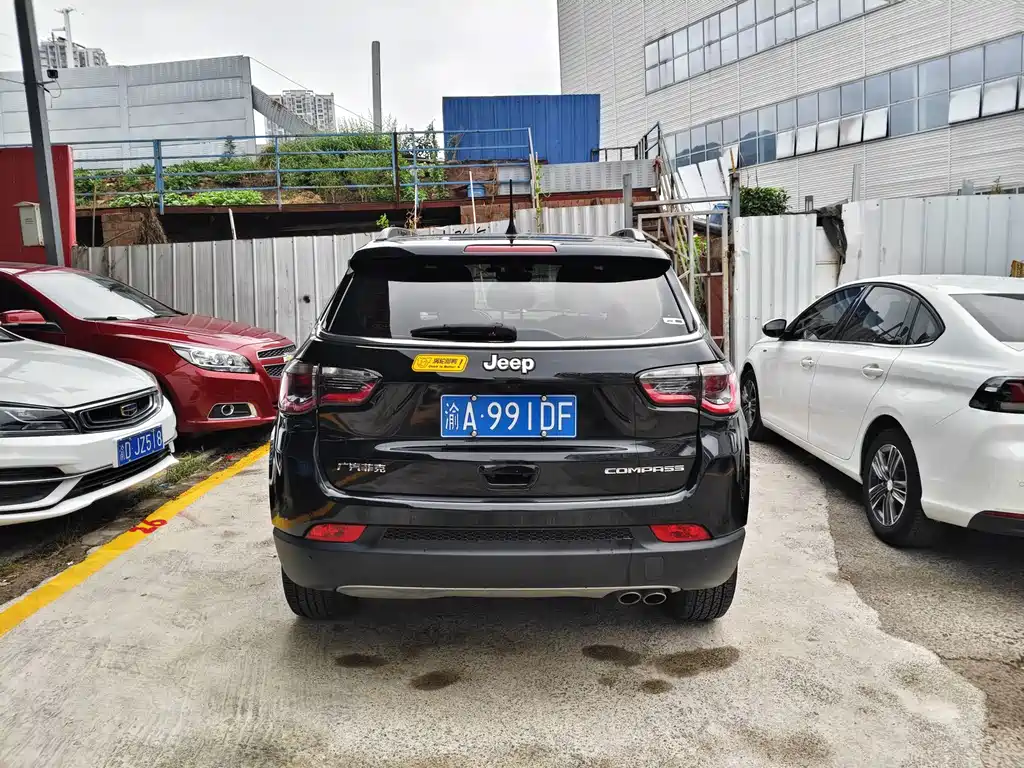 Jeep Compass — миниатюра 8