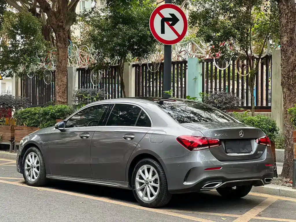 MERCEDES-BENZ A CLASS