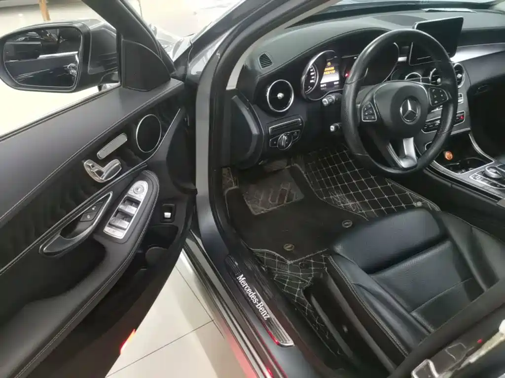 Mercedes-Benz C-Class — миниатюра 16