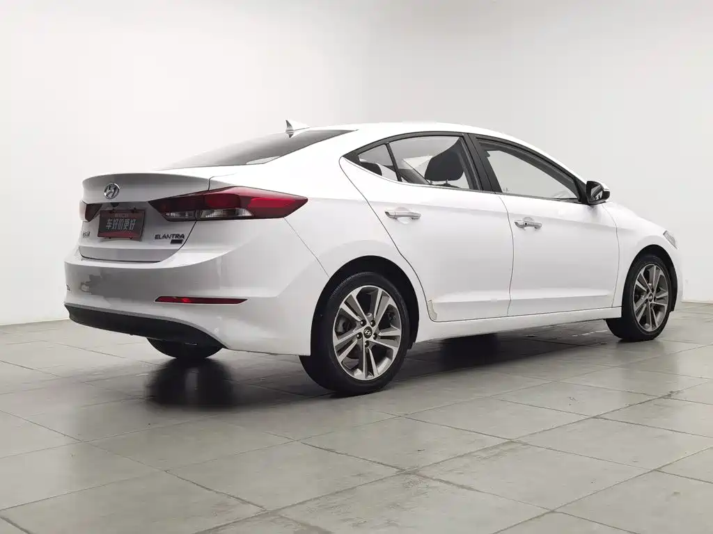 Hyundai Elantra — миниатюра 2