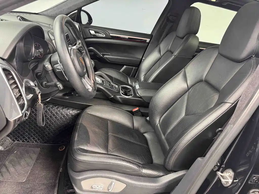 Porsche Cayenne — миниатюра 19
