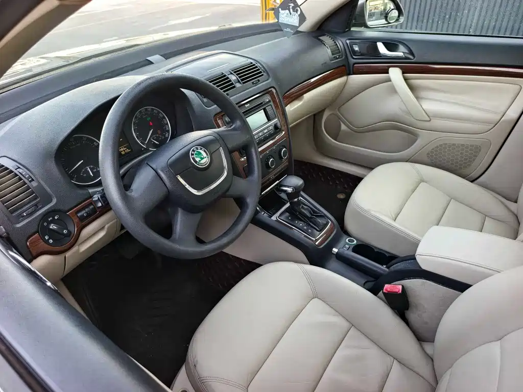 Skoda Octavia 2010 2.0L AT