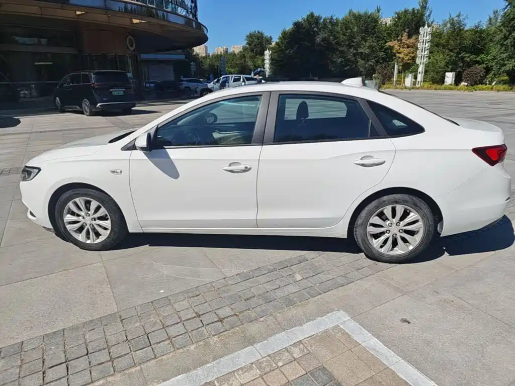 Buick Excelle — миниатюра 4