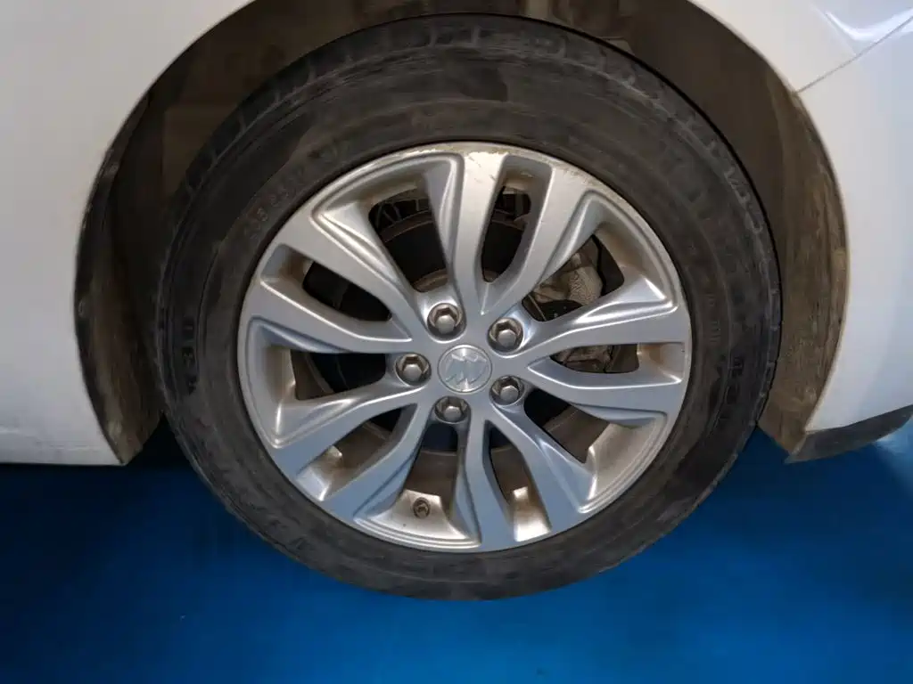 Buick Excelle — миниатюра 9