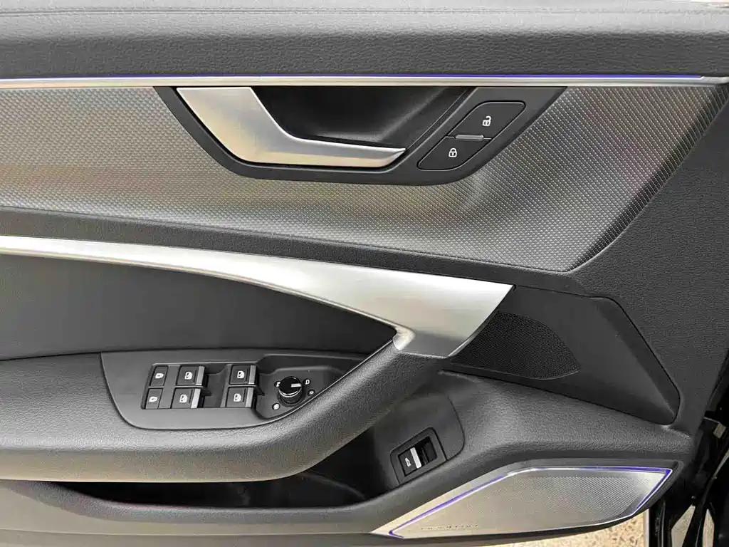 Audi A6L — миниатюра 12