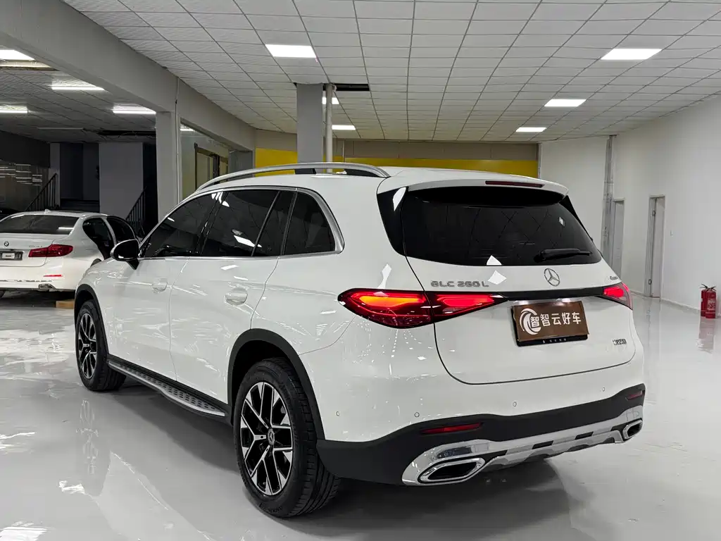 Mercedes-Benz GLC 2023 GLC 260 L 4MATIC 5 мест