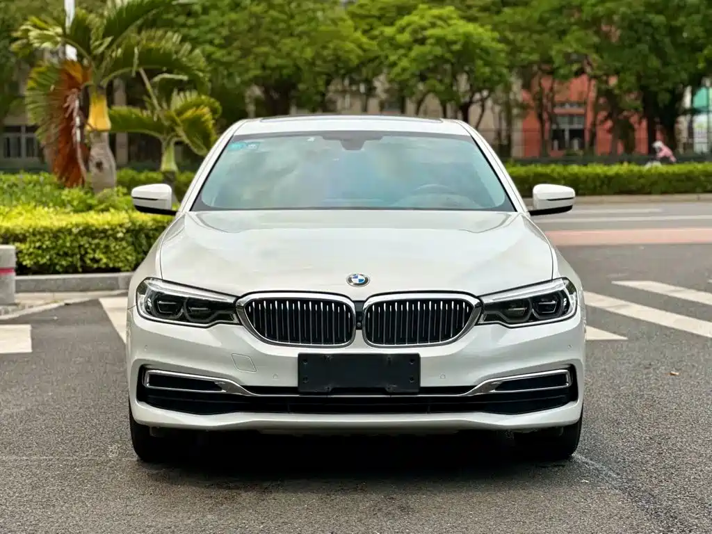 BMW 5 Series — миниатюра 2