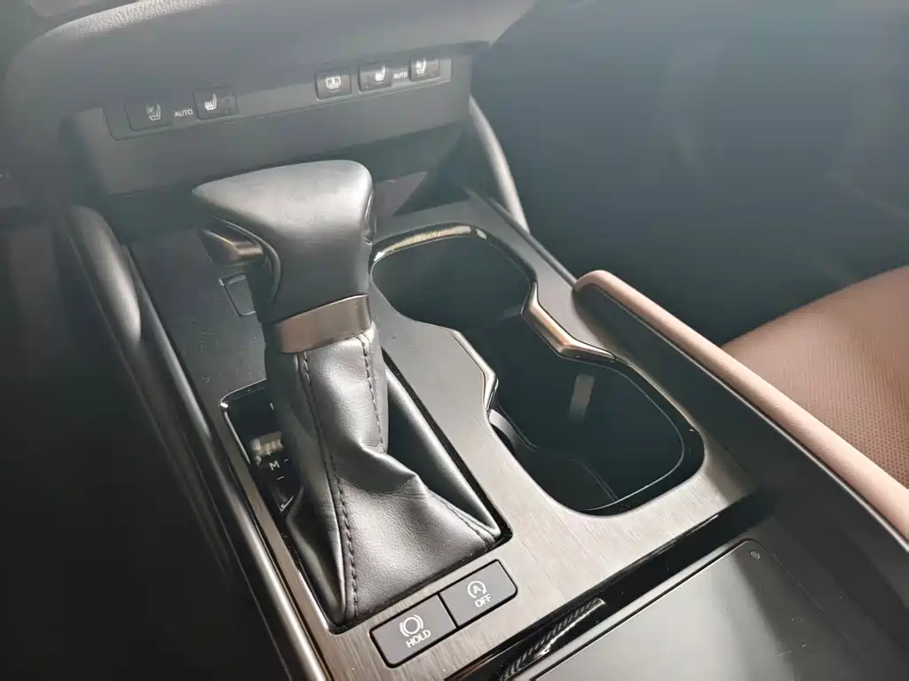 Lexus ES — миниатюра 5