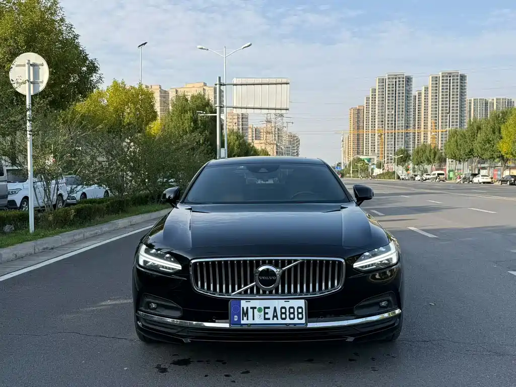 Volvo S90 — миниатюра 2
