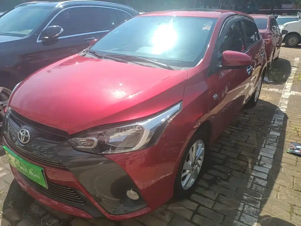 Toyota Yaris L — миниатюра 2