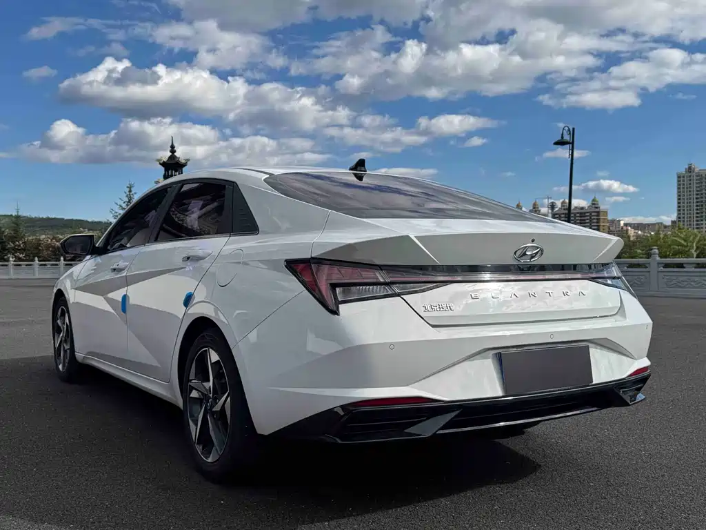 Hyundai Elantra — миниатюра 4