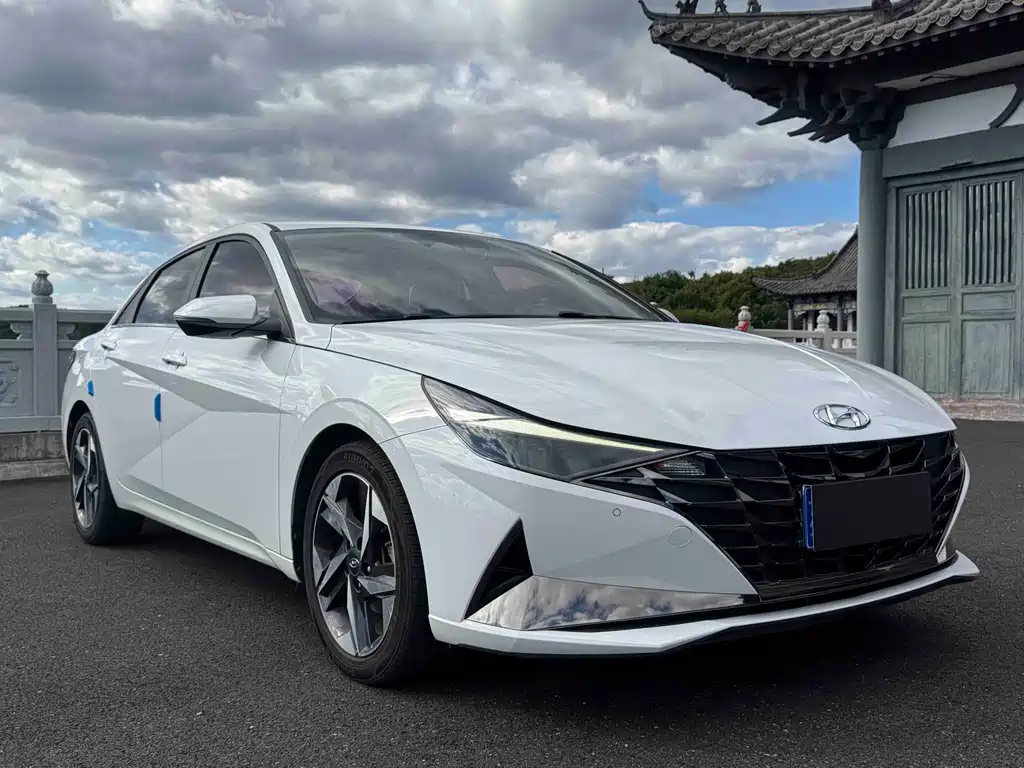 Hyundai Elantra — миниатюра 3