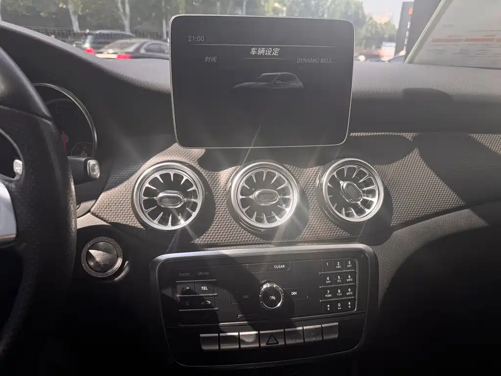 Mercedes-Benz GLA — миниатюра 9