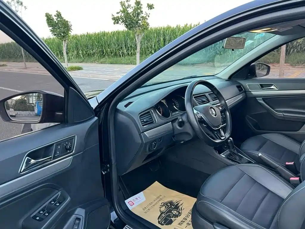 Volkswagen Lavida — миниатюра 6