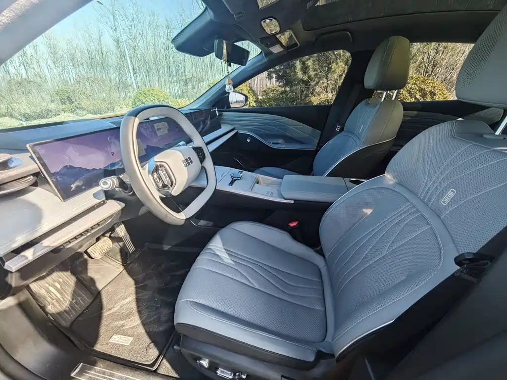 GEELY GALAXY GALAXY E8