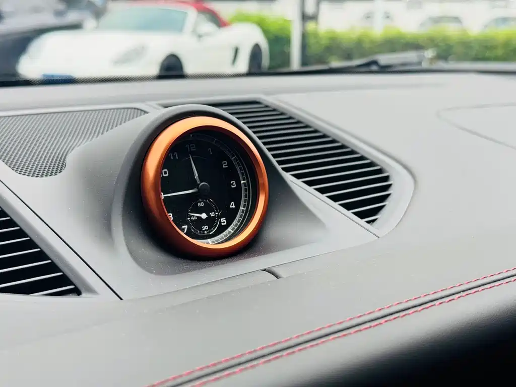 Porsche Macan — миниатюра 11