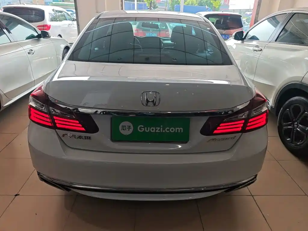 Honda Accord — миниатюра 6
