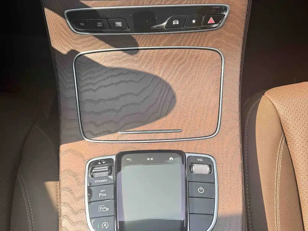 Mercedes-Benz E-Class — миниатюра 28