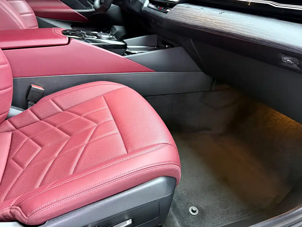 BMW 5 Series — миниатюра 21