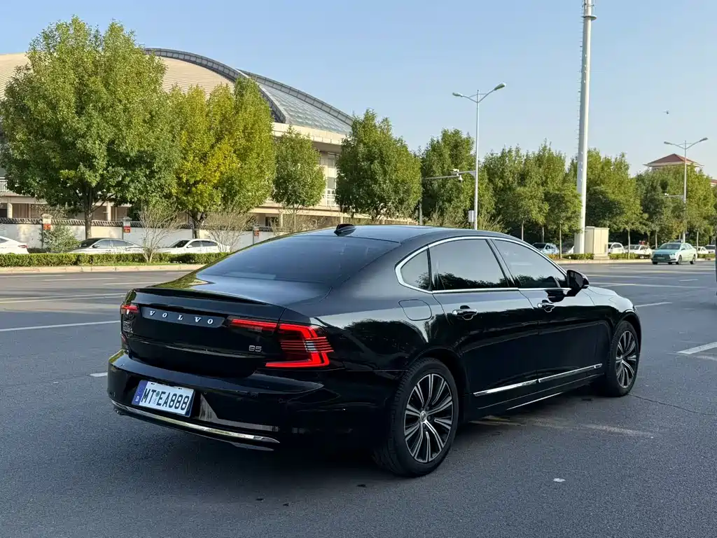 Volvo S90 — миниатюра 7