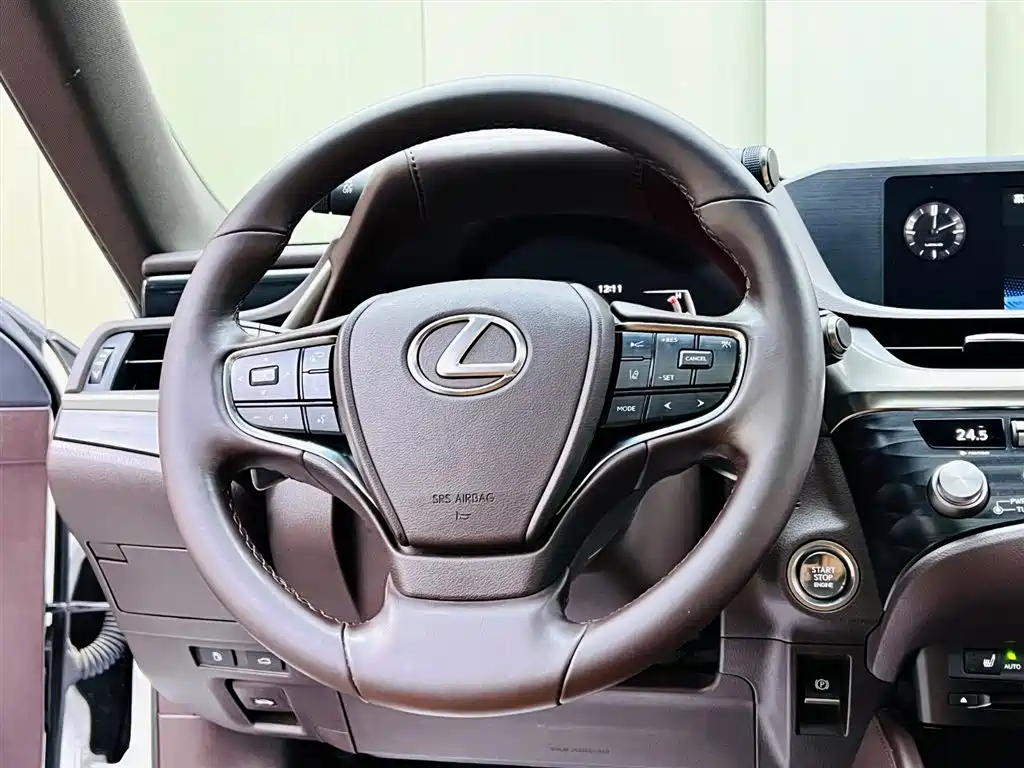 Lexus ES 2020 200
