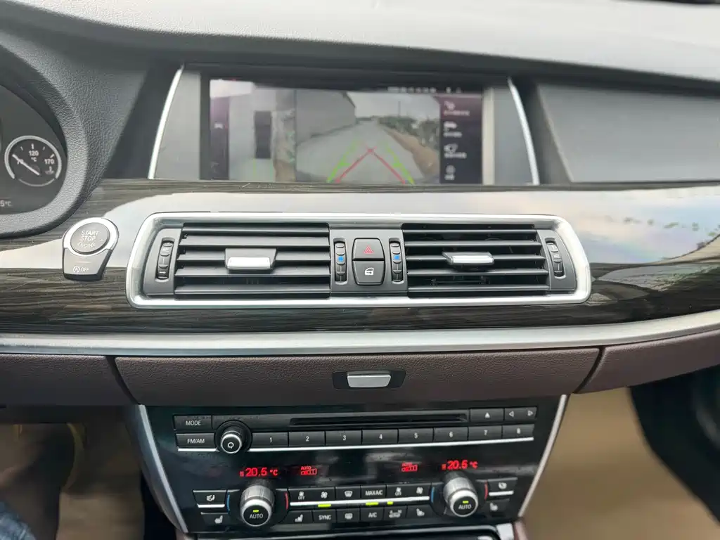 BMW 5 Series GT — миниатюра 8