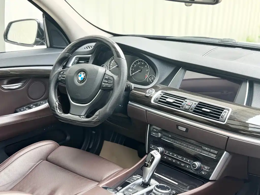 BMW 5 Series GT — миниатюра 12