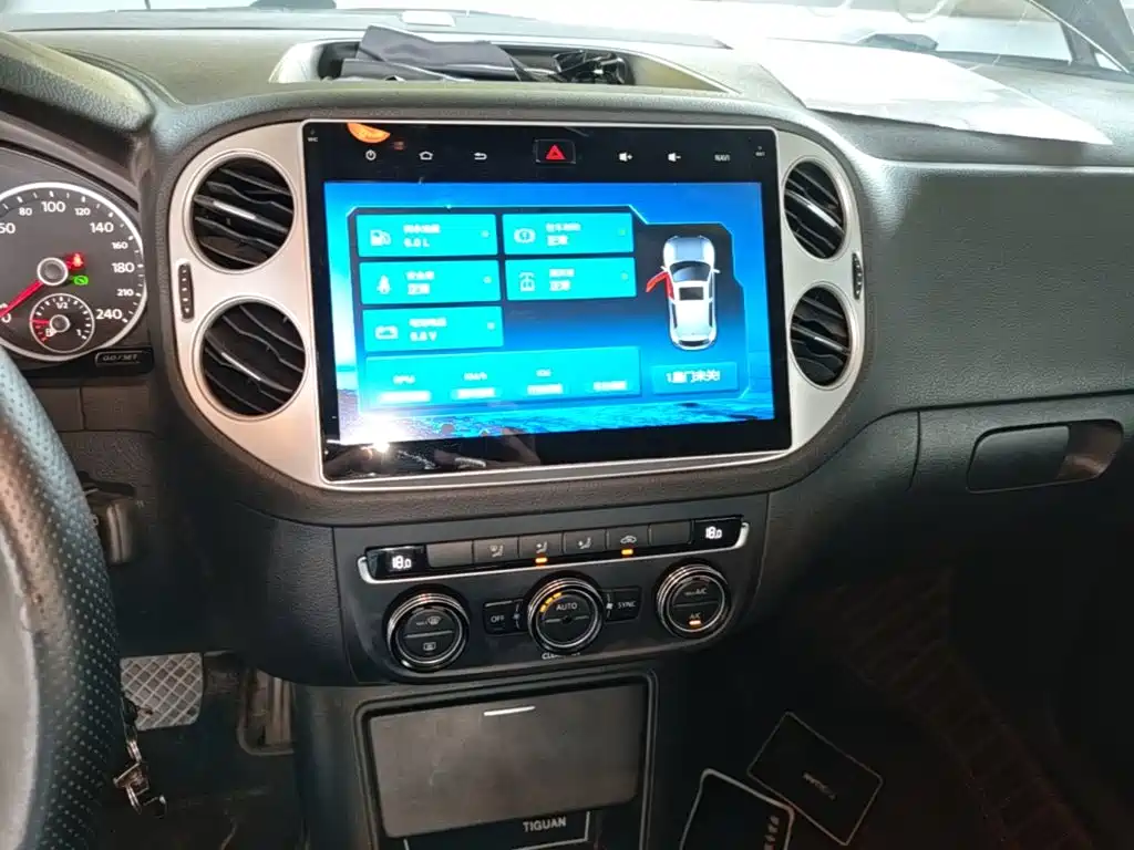 Volkswagen Tiguan — миниатюра 13