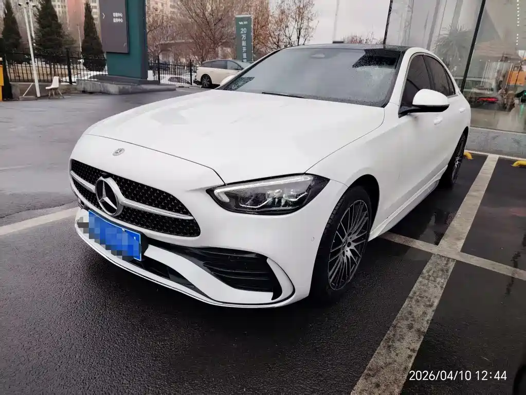 Mercedes-Benz C-Class 2024