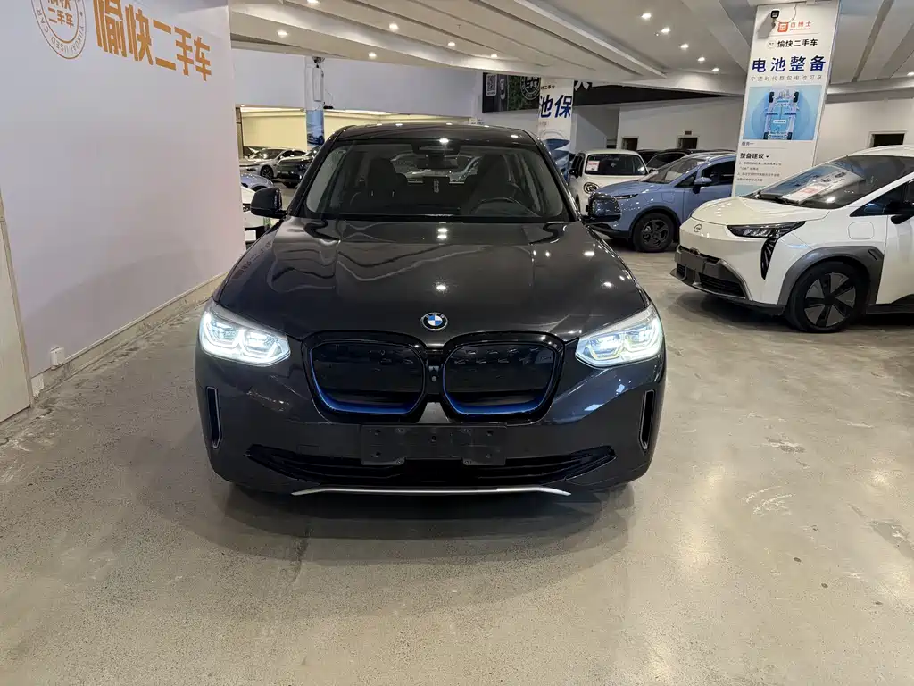 BMW iX3 — миниатюра 2