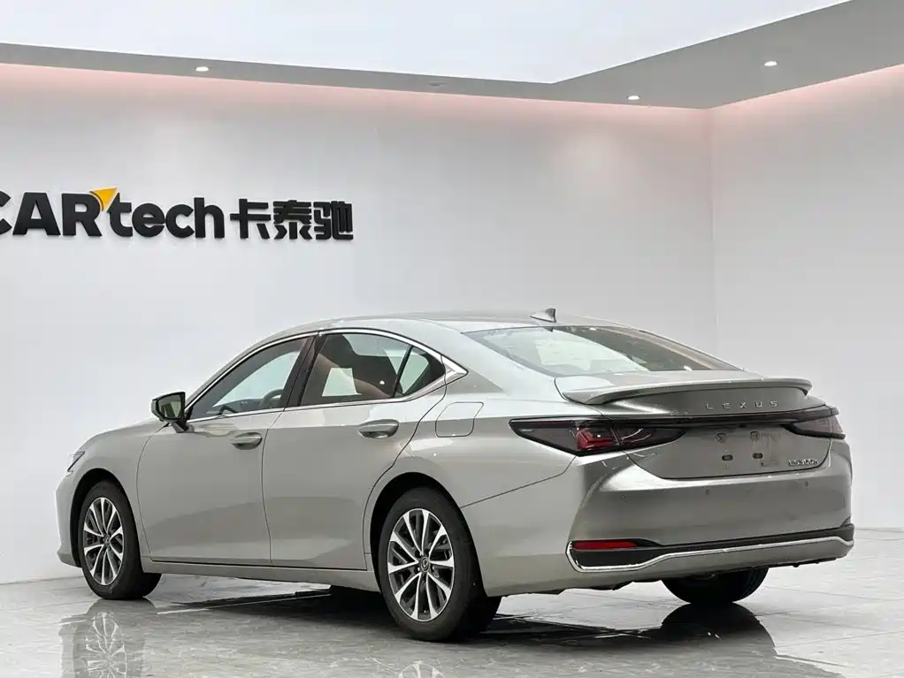 Lexus ES — миниатюра 3