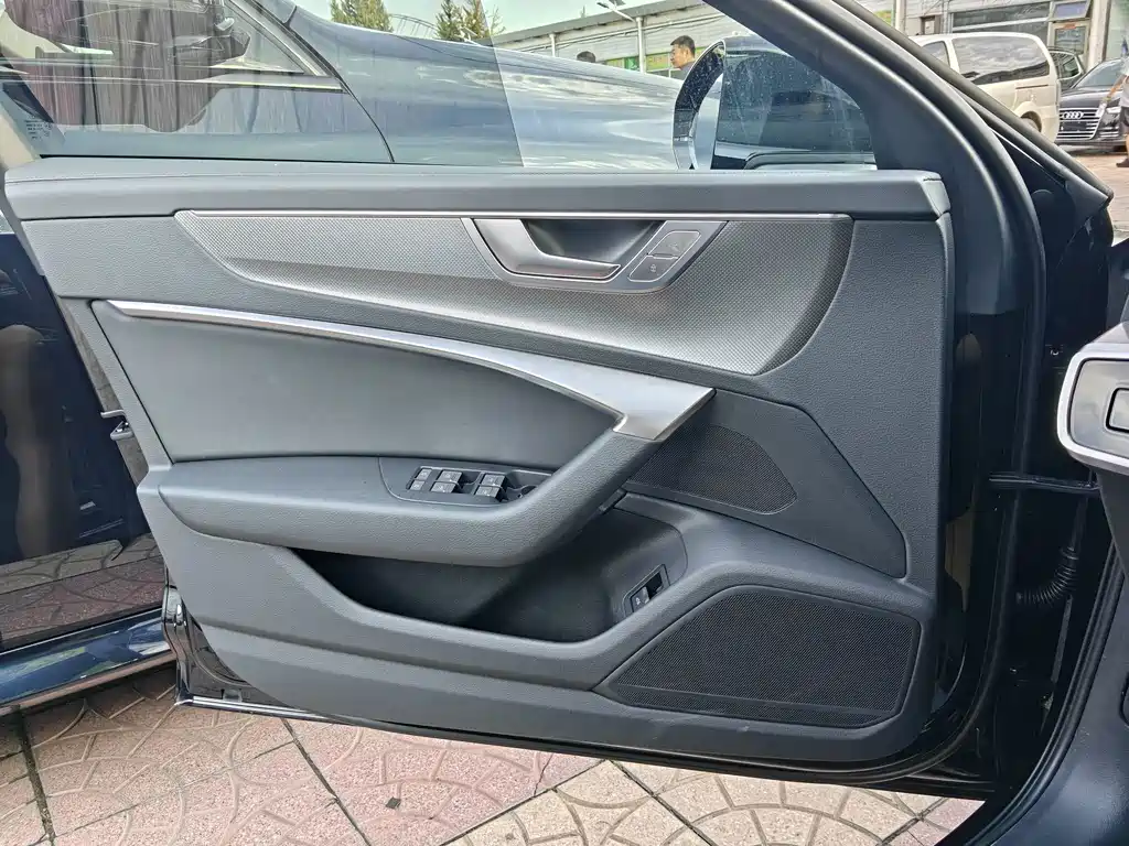 Audi A6L — миниатюра 9