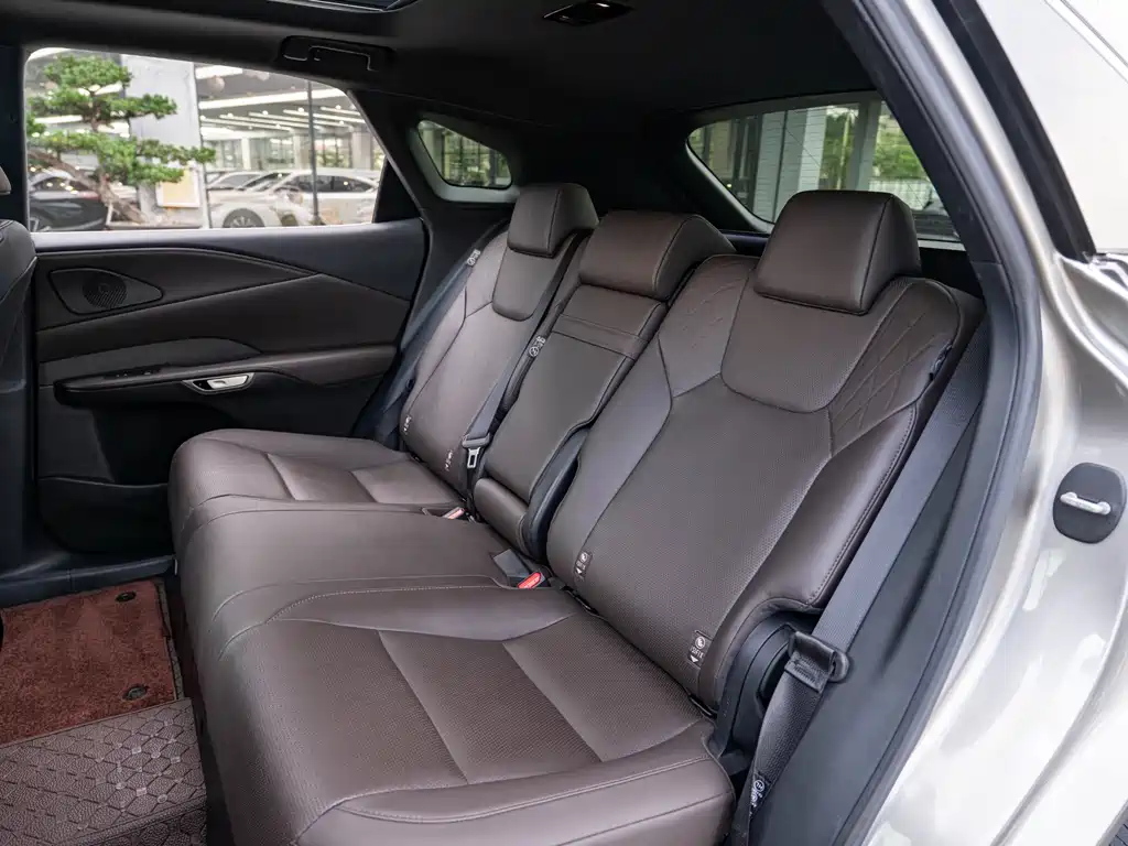 Lexus RX — миниатюра 12