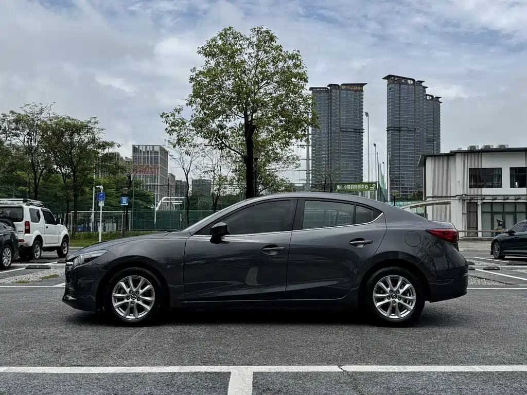 Mazda 3 Axela - фото 22