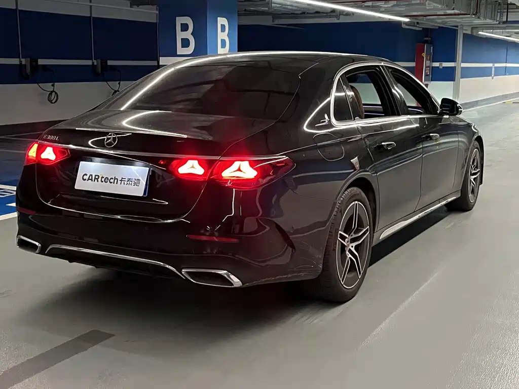 Mercedes-Benz E-Class — миниатюра 6