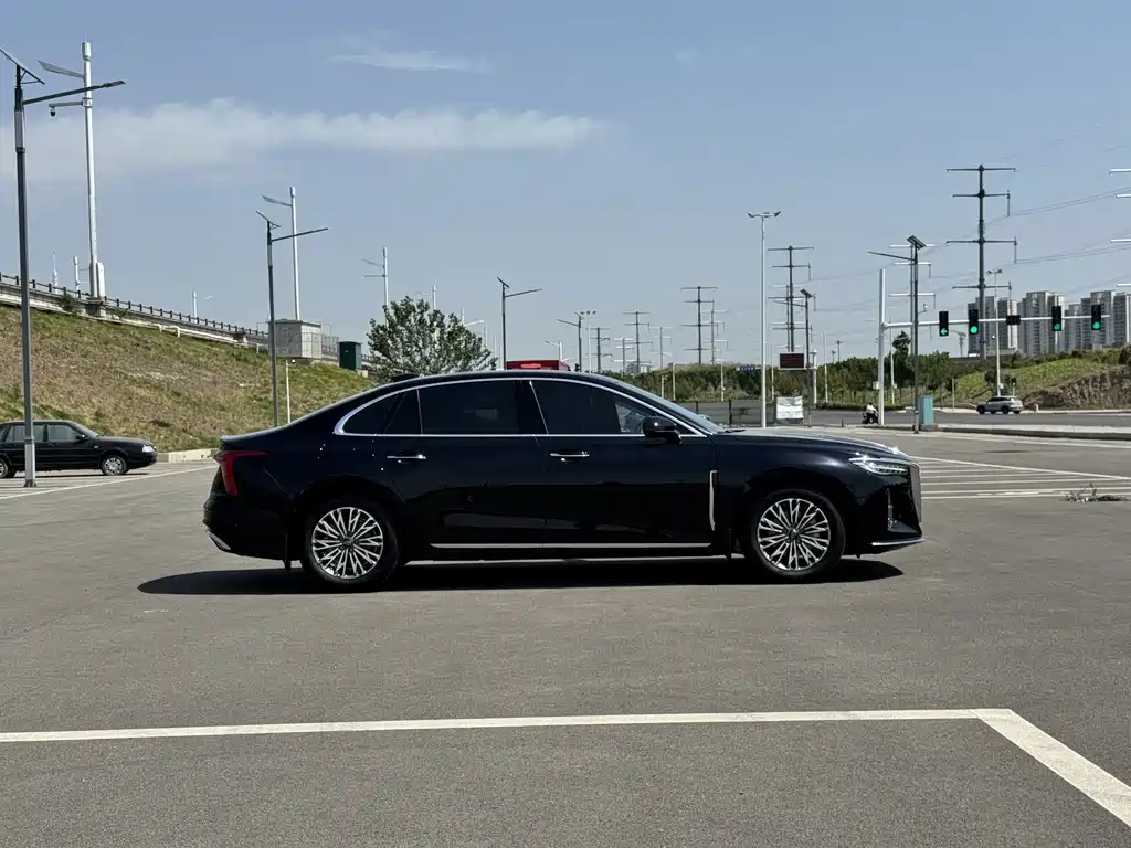 Hongqi Hongqi H5 — миниатюра 7