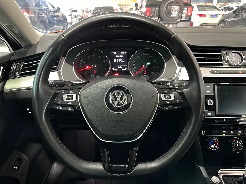 Volkswagen Magotan — миниатюра 6