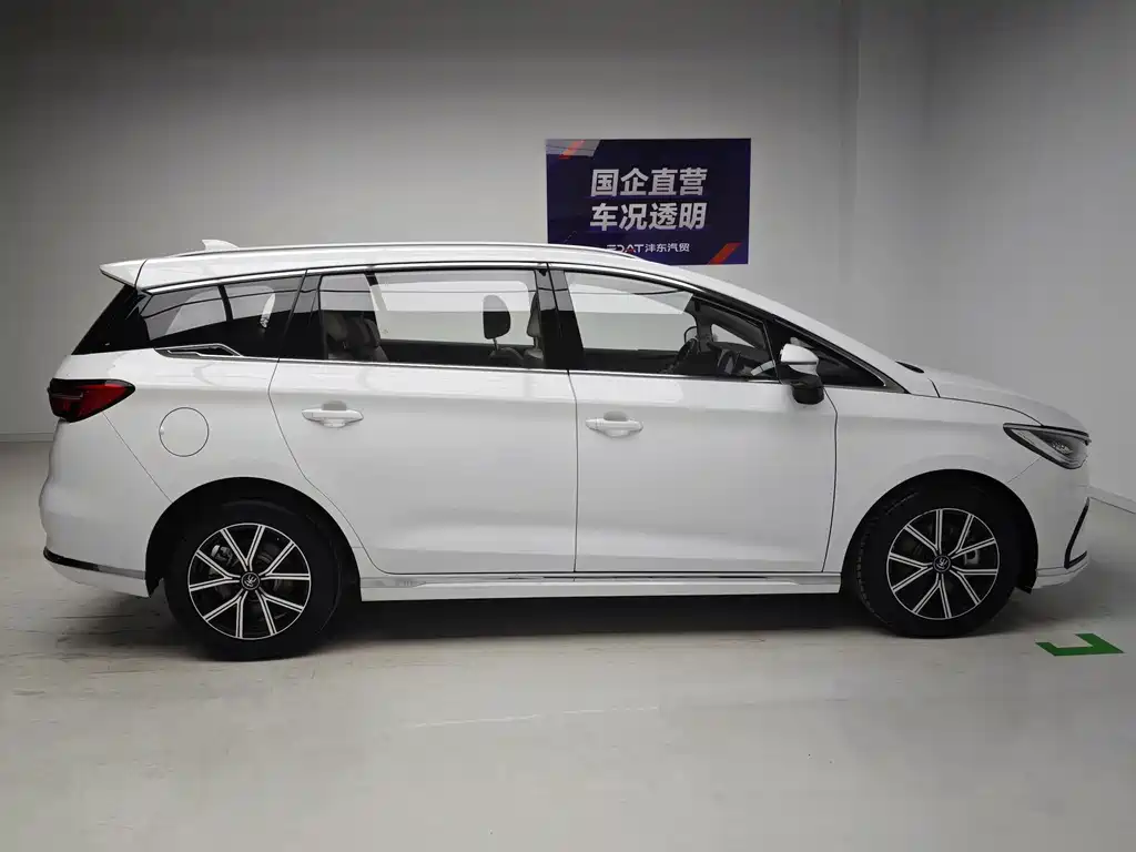 BYD MAX New Energy — миниатюра 7