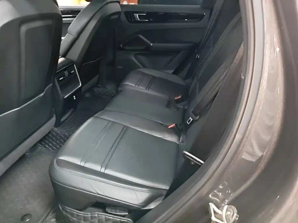 Porsche Cayenne — миниатюра 17