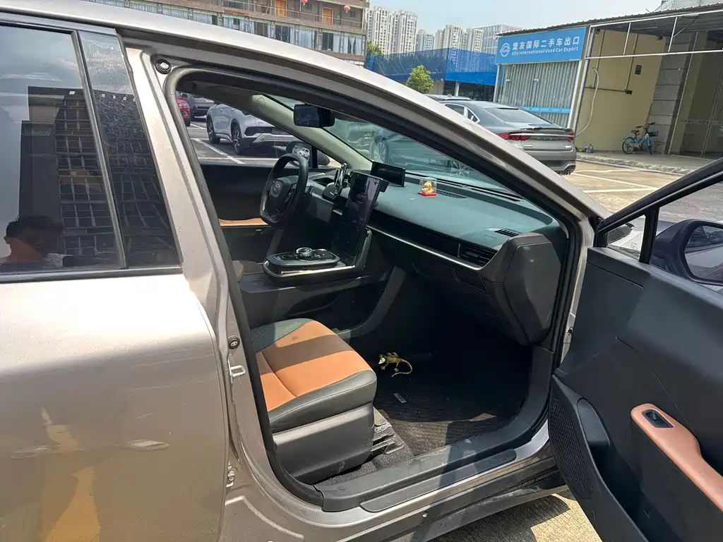 Toyota bZ3 — миниатюра 18