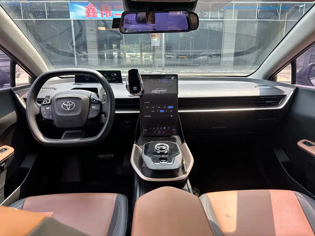 Toyota bZ3 — миниатюра 14